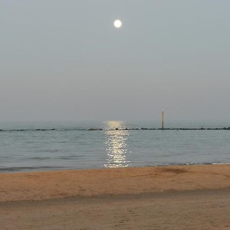 Beach Apartments Montesilvano Pescara ภายนอก รูปภาพ