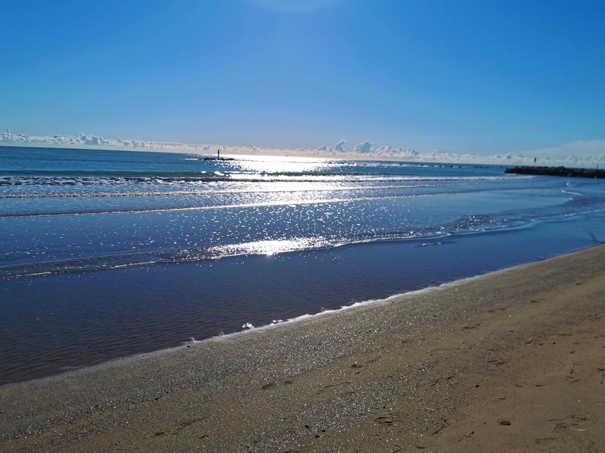 Beach Apartments Montesilvano Pescara ภายนอก รูปภาพ